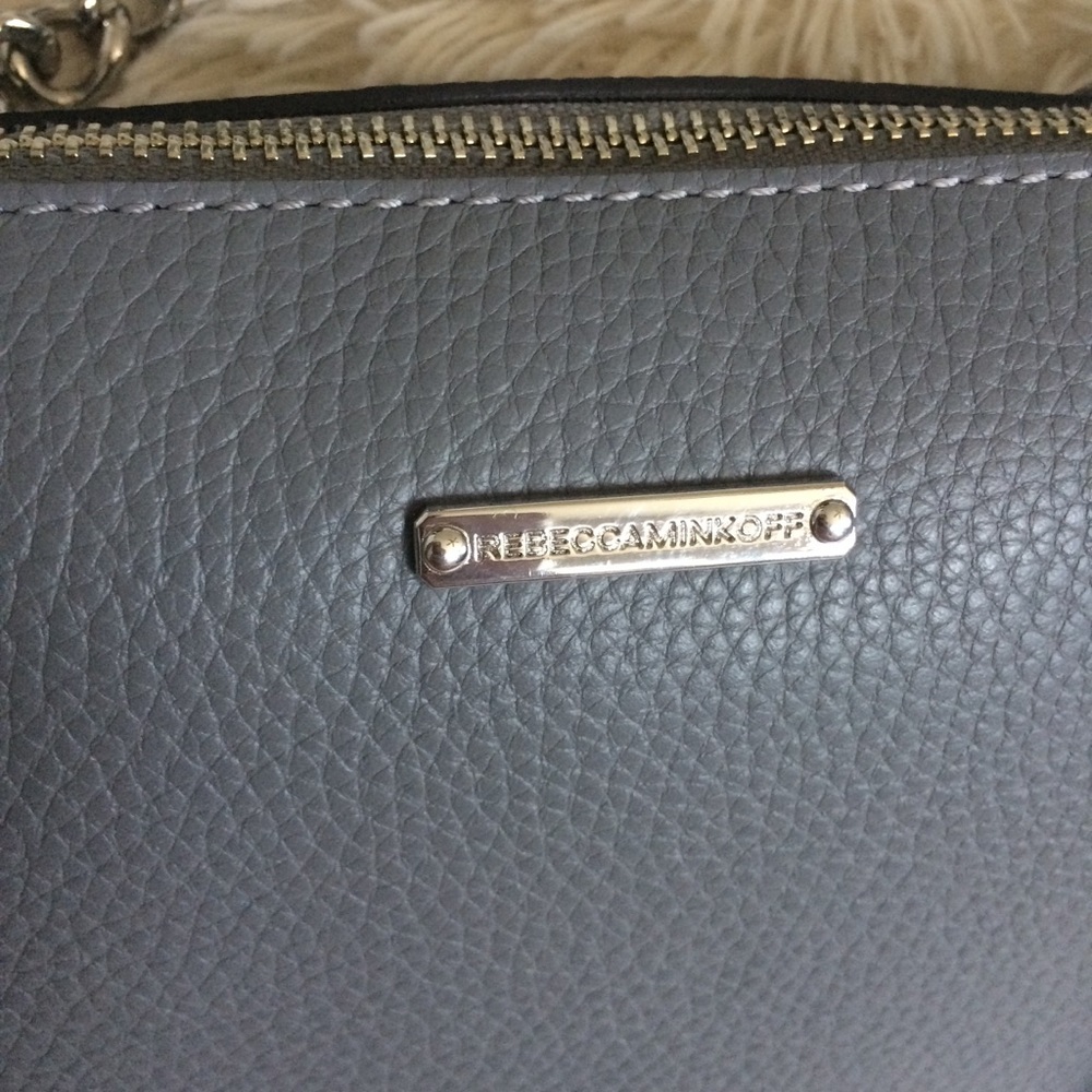 Rebecca Minkoff mini 5-Zip crossbody pebbled gray - Picture 6 of 8